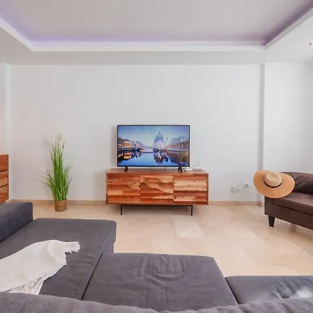Holiday home Family Fairways I Spacious 4-bedroom Townhouse Near & Golf, Estepona