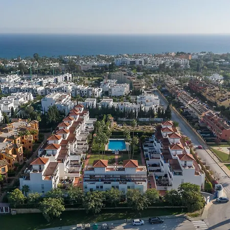 Family Fairways I Spacious 4-bedroom Townhouse Near & Golf, * Estepona